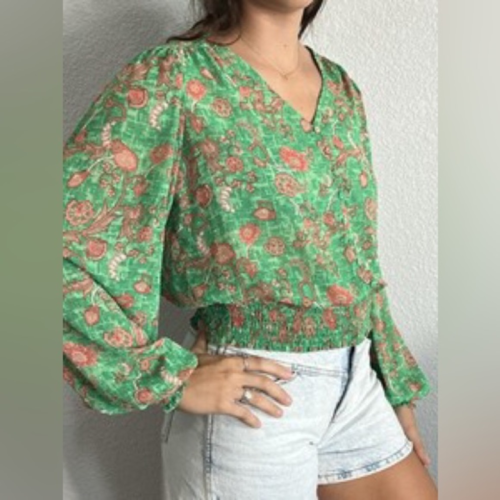 Women's Green Floral V-Neck Smocked-Waist Blouse